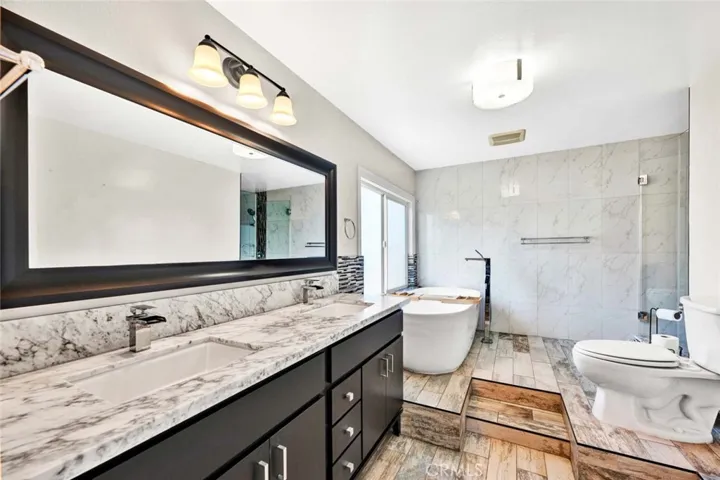 22702 Islamare, Lake Forest, California 92630