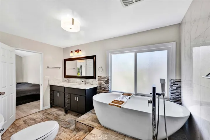 22702 Islamare, Lake Forest, California 92630