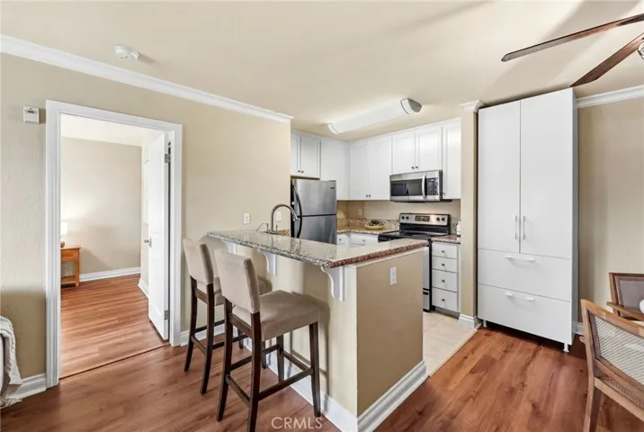 barstools have been virtually added