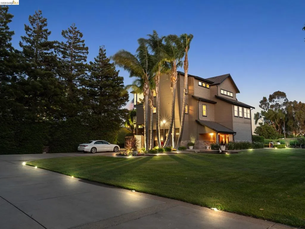 View of front of house with a front lawn