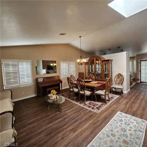 LIVING / DINING