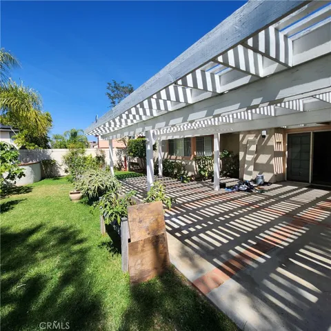 COVERED PATIO / BACKYARD