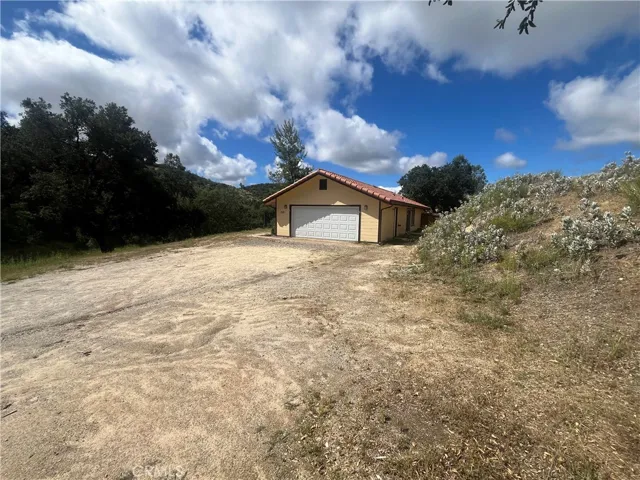 3151 Parkhill, Santa Margarita, California 93453