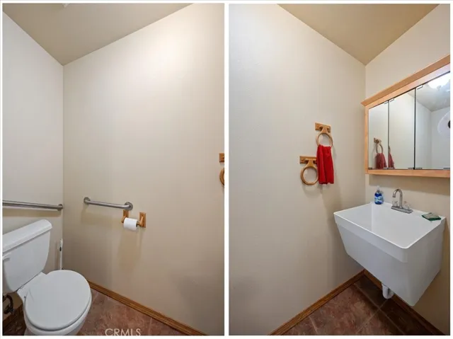 Main house 1/2 bath