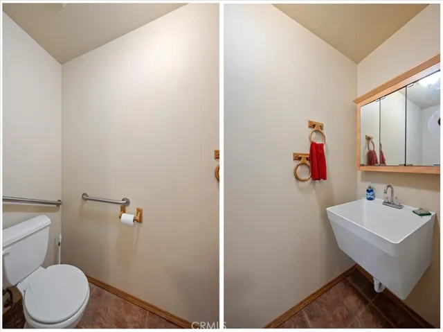 Main house 1/2 bath