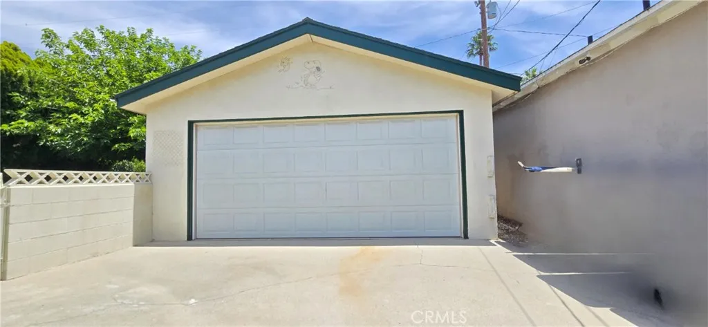 2 Car Garage