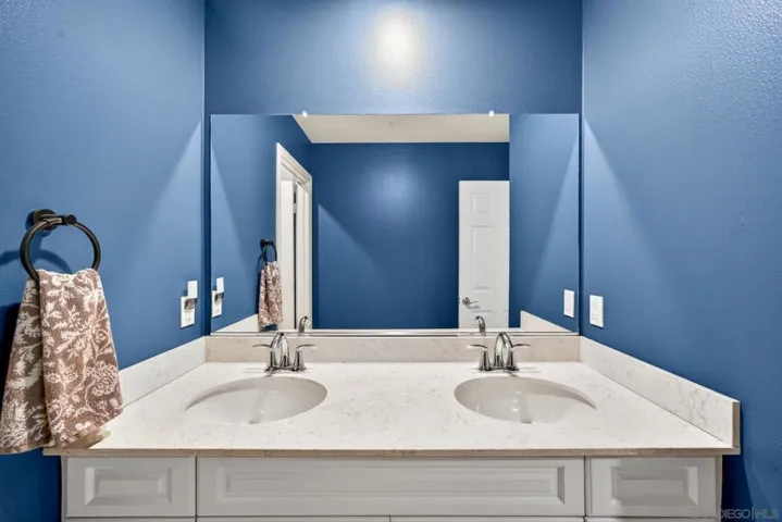 1254 White Oak, El Cajon, California 92020