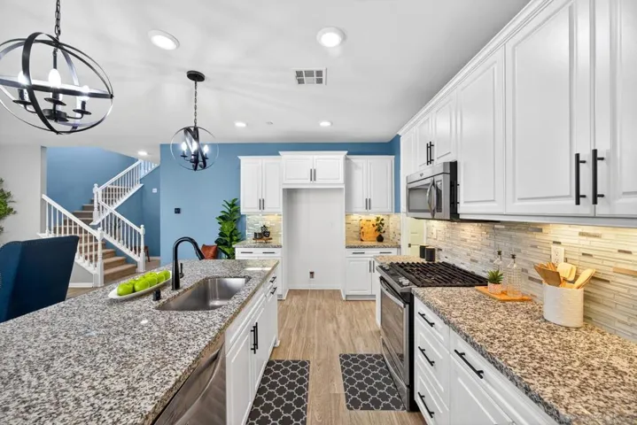 1254 White Oak, El Cajon, California 92020