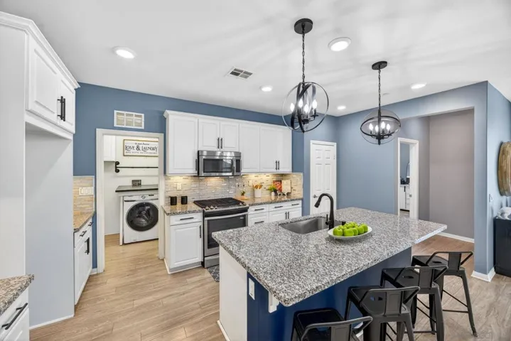 1254 White Oak, El Cajon, California 92020