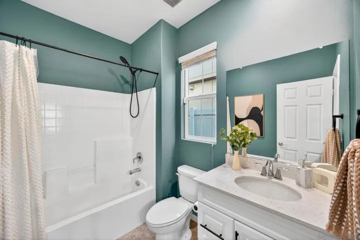 1254 White Oak, El Cajon, California 92020