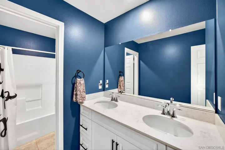 1254 White Oak, El Cajon, California 92020