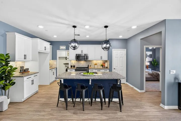 1254 White Oak, El Cajon, California 92020