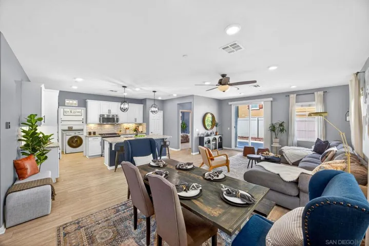 1254 White Oak, El Cajon, California 92020