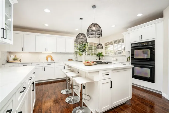 Dream kitchen w/abundant cabinetry!