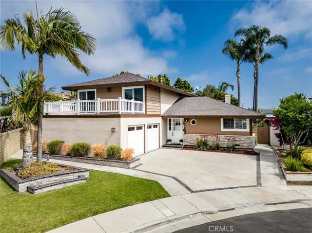Prime cul-de-sac location walking distance to Central Park!