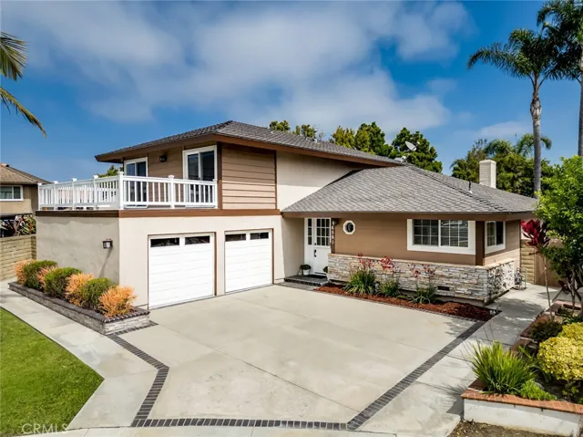 Prime cul-de-sac location walking distance to Central Park!