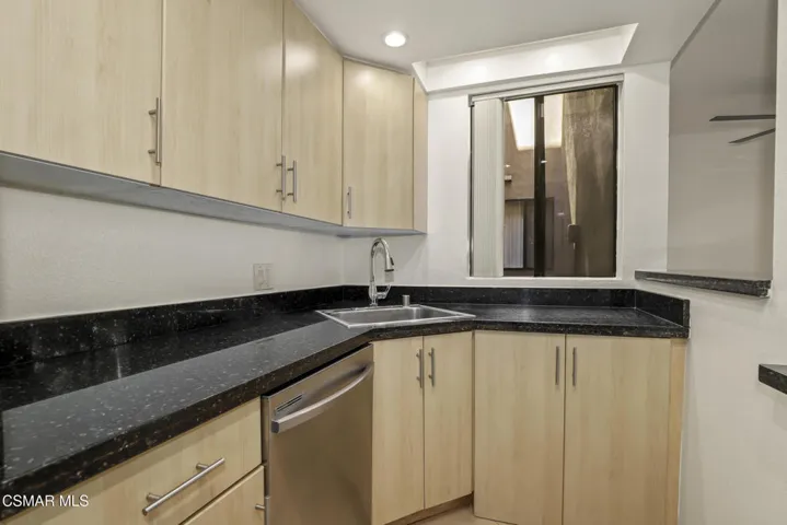 7826 Topanga Canyon Blvd Unit 103 Canoga