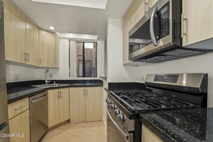 7826 Topanga Canyon Blvd Unit 103 Canoga