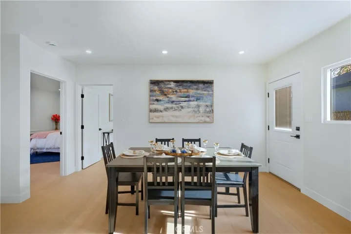 Dining 2