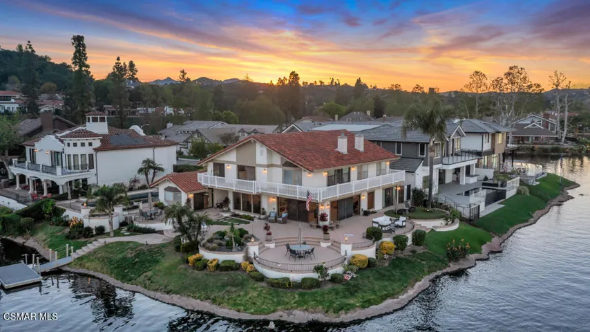 01 Twilight Drone Back Corner