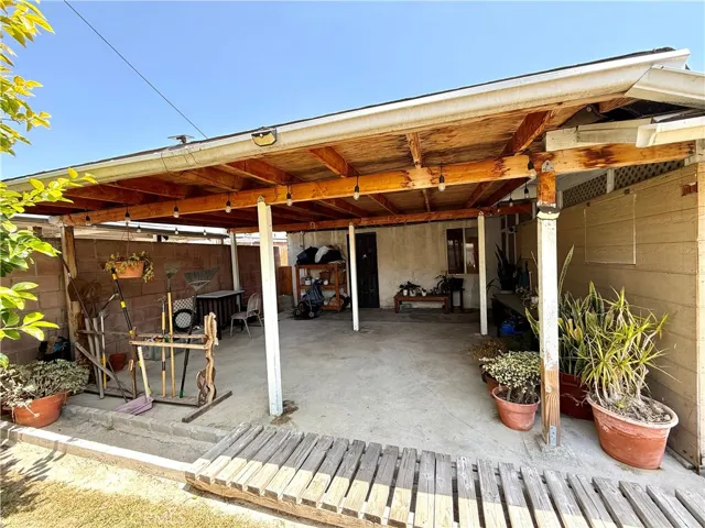 22433 Island, Carson, California 90745