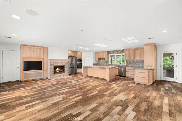 30587 Los Altos, Redlands, California 92373