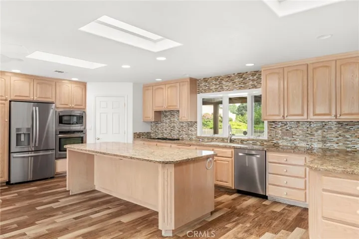 30587 Los Altos, Redlands, California 92373