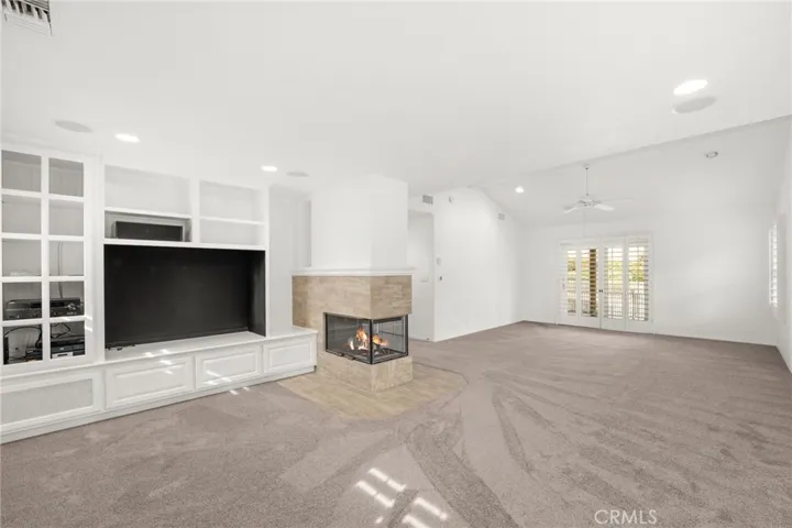 30587 Los Altos, Redlands, California 92373