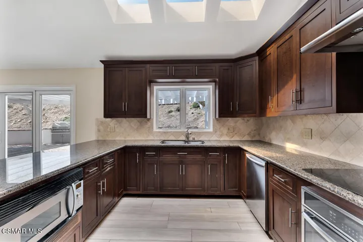 4183 Churchill Dr-HsHProd-36