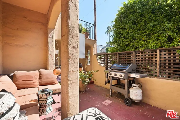 4253 Franklin Avenue, Los Angeles, California 90027