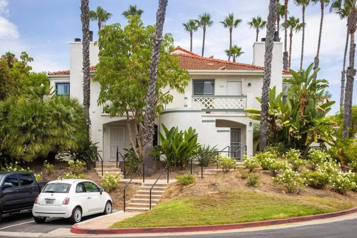 9449 Fairgrove Ln 102, San Diego, California 92129