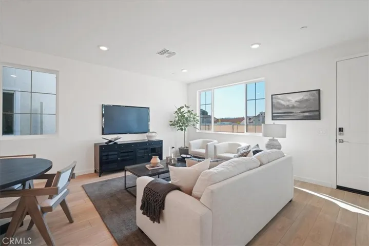 PHOTOS ARE OF MODEL MATCH - EXTERIOR AND INTERIOR FINISHES MAY VARY