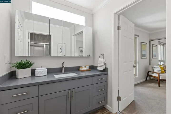 590 El Dorado Ave 214, Oakland, California 94611