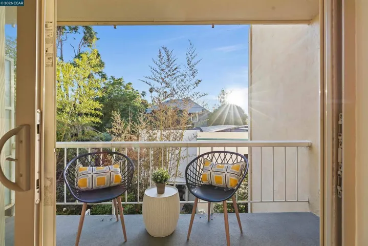 590 El Dorado Ave 214, Oakland, California 94611