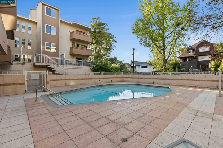 590 El Dorado Ave 214, Oakland, California 94611