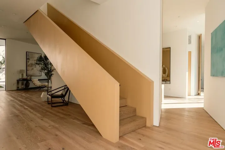 1508 Roscomare Road, Los Angeles, California 90077