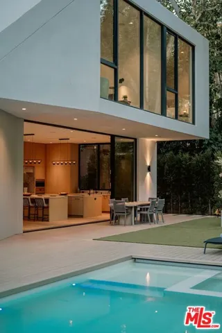 1508 Roscomare Road, Los Angeles, California 90077