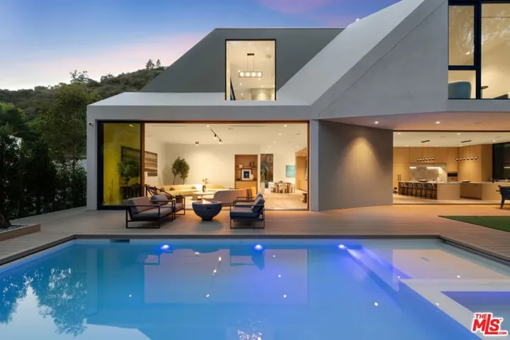 1508 Roscomare Road, Los Angeles, California 90077
