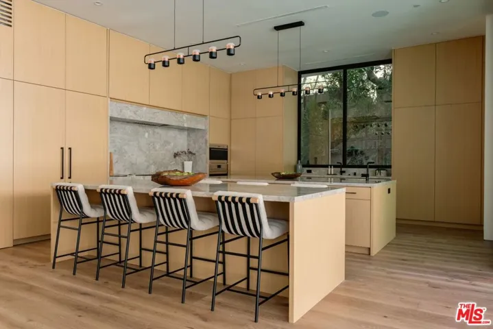 1508 Roscomare Road, Los Angeles, California 90077