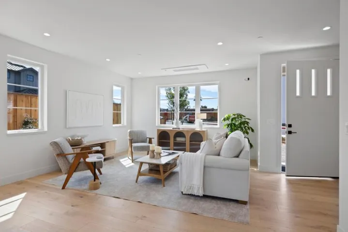 577 Creekside Court, Half Moon Bay, California 94019