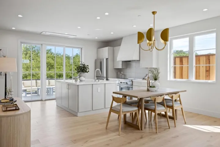 577 Creekside Court, Half Moon Bay, California 94019