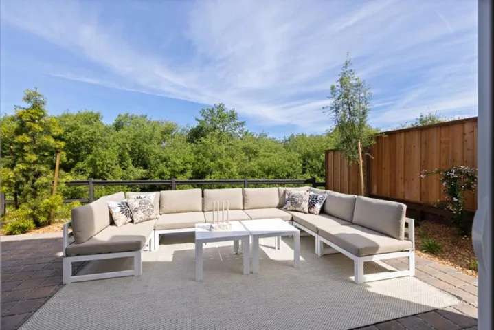 577 Creekside Court, Half Moon Bay, California 94019