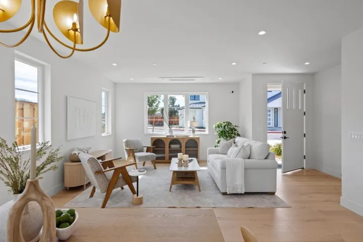 577 Creekside Court, Half Moon Bay, California 94019