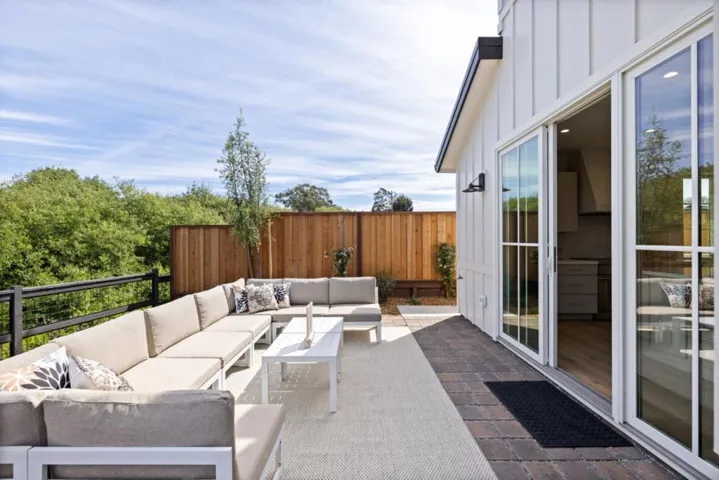 577 Creekside Court, Half Moon Bay, California 94019