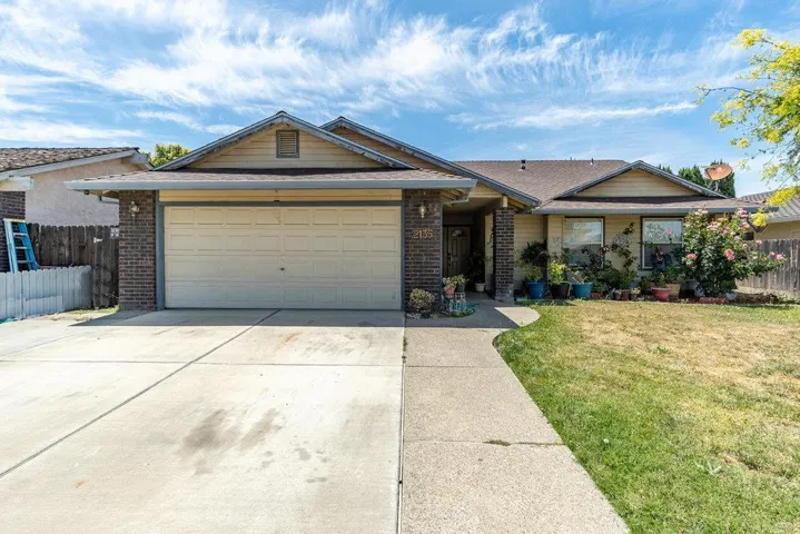 2135 Arroyo Court, Los Banos, California 93635