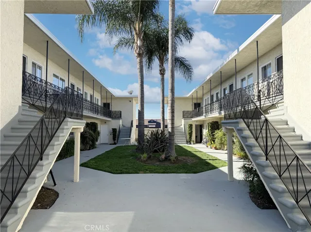7312 Neo Street, Downey, California 90241