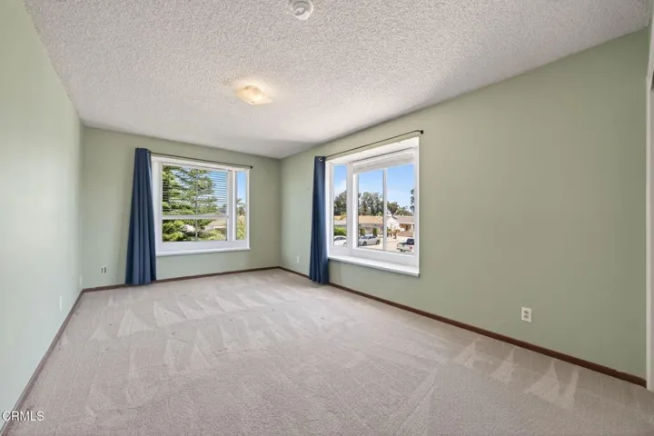 33-web-or-mls-UpmarketMedia-622EPo-088
