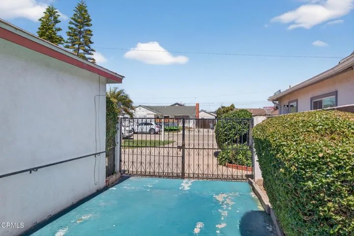 39-web-or-mls-UpmarketMedia-622EPo-106