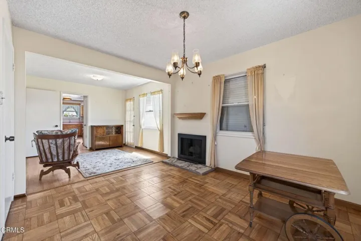 20-web-or-mls-UpmarketMedia-622EPo-049