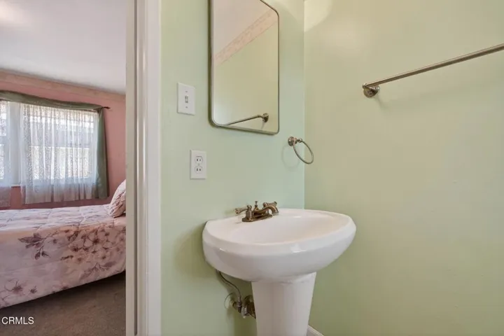 24-web-or-mls-UpmarketMedia-622EPo-061